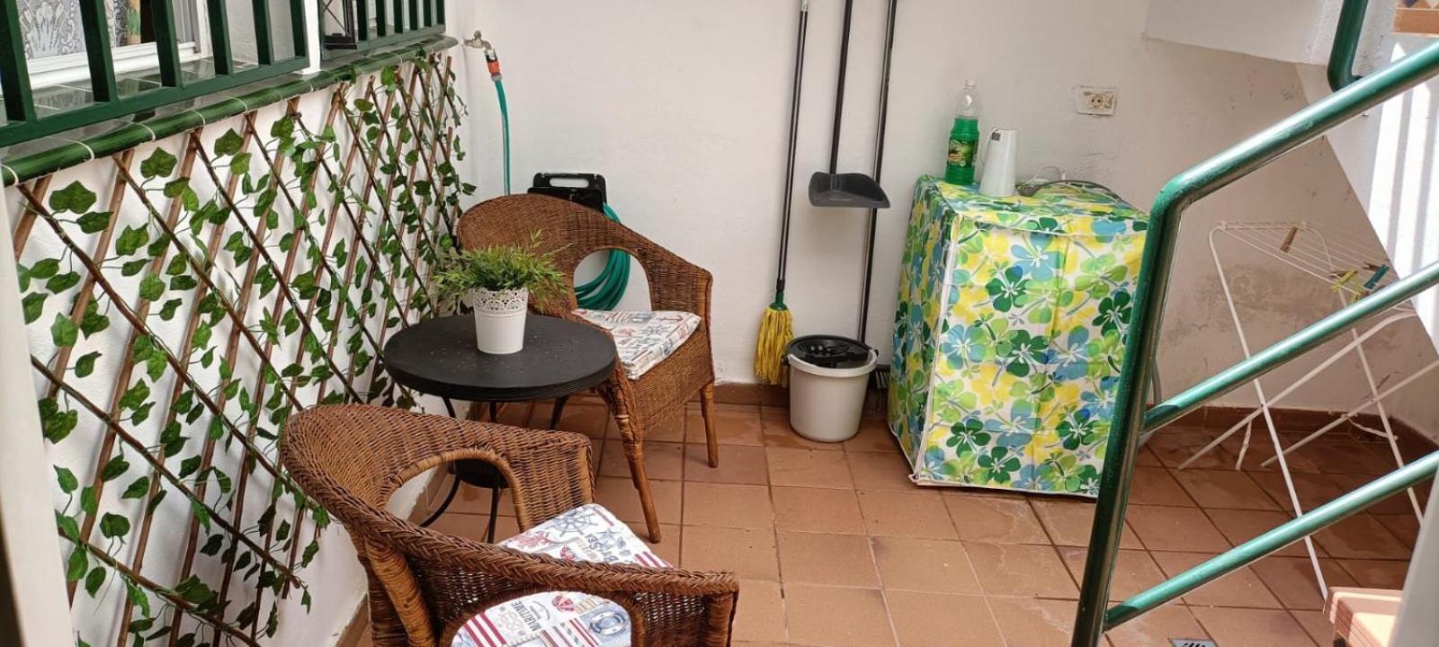 Habitacion Matrimonial En Un Bajo Bano Compartido Areas Compartidas Abades  Kültér fotó